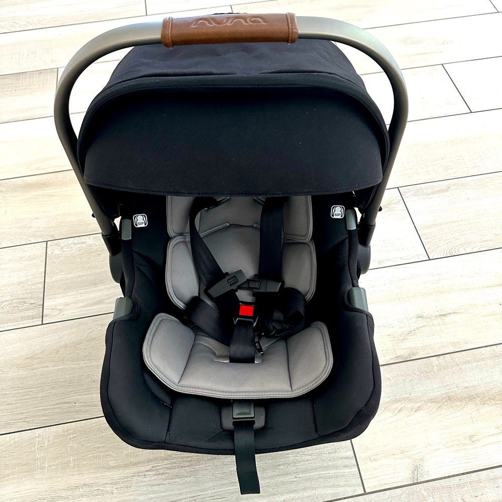 Nuna Black and Gray Infant Car Seat